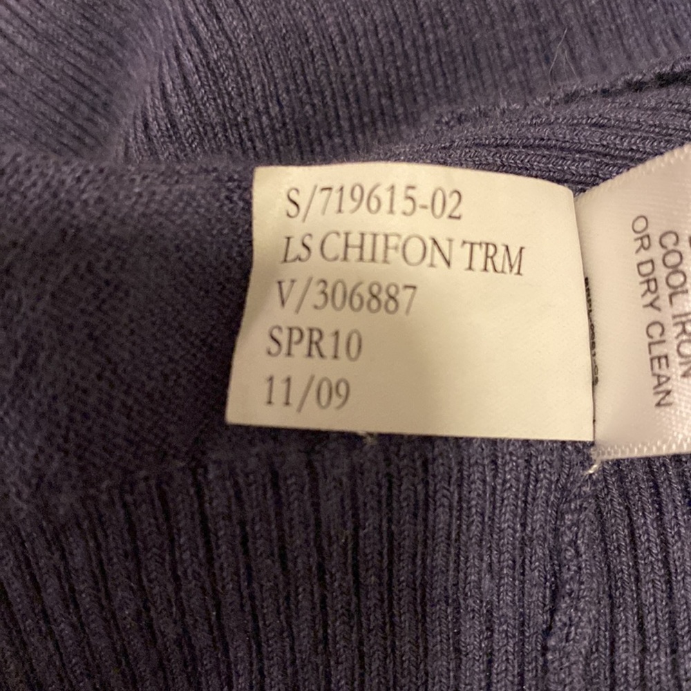 BANANA REPUBLIC sweater. Size US medium (M). Wool and modal for soft comfort! - Picture 7 of 8